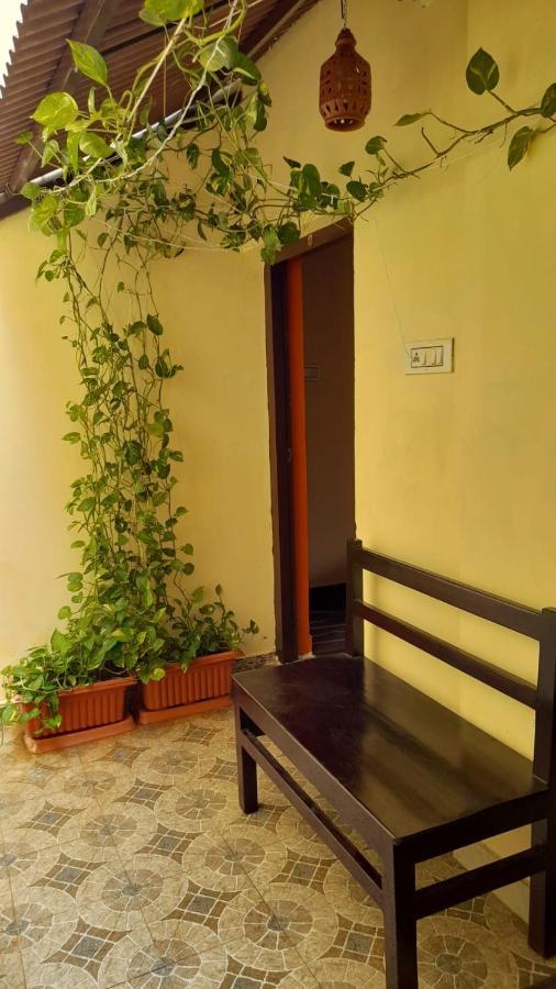 Villa Umar Homestay Puduccseri Kültér fotó